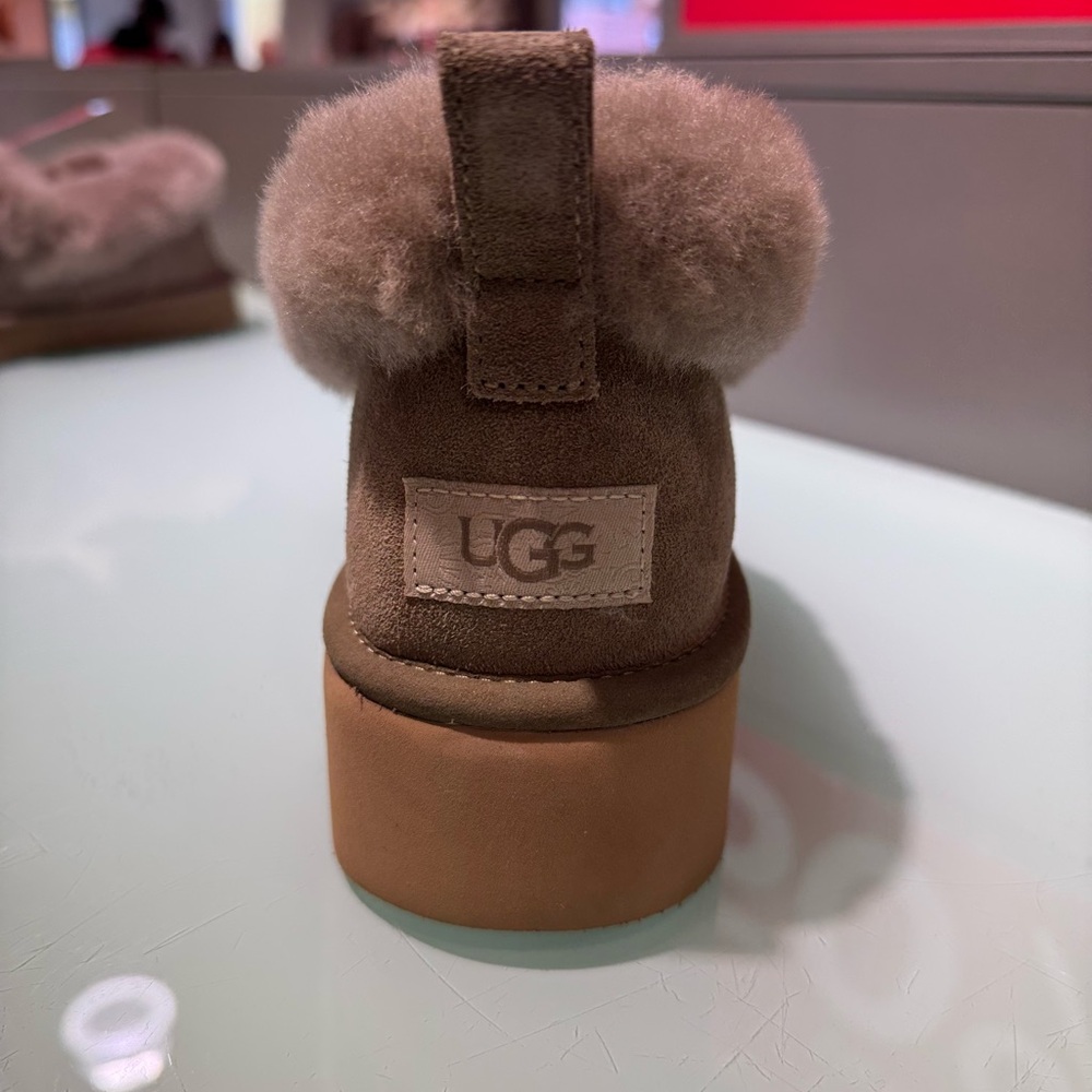 UGG Women’s I-NITA PLATFORM